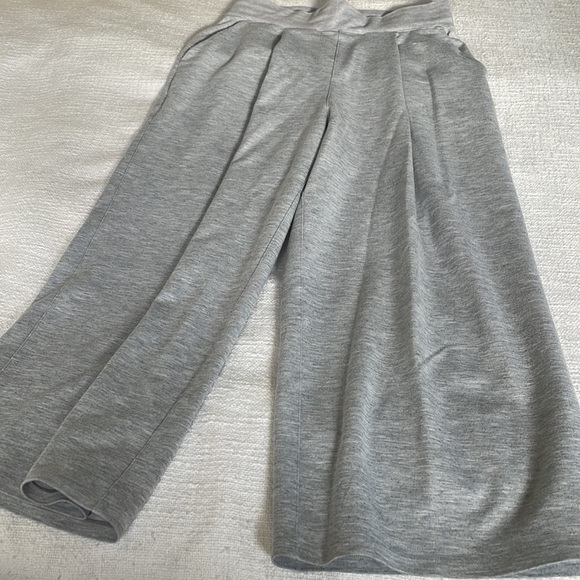 Lululemon Can You Feel the Pleats Pants - Picture 2 of 4